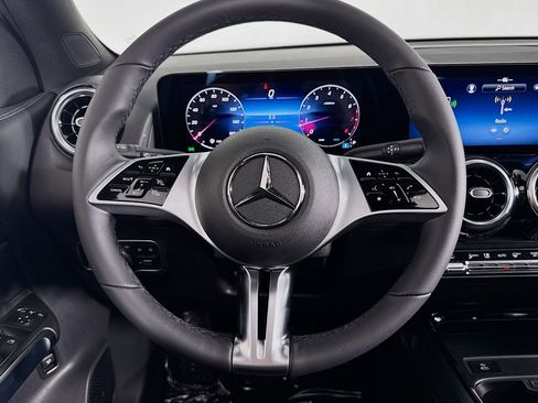 New 2026 Mercedes-Benz GLB 250 image 17