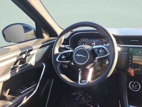 Used 2021 Jaguar F-PACE S image 15