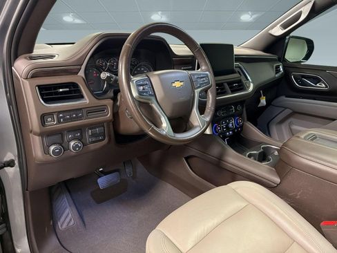 Used 2021 Chevrolet Tahoe LT w/ LT Signature Package RWD image 4