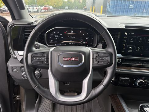 Used 2024 GMC Sierra 1500 Elevation w/ Preferred Package AWD/4WD image 11