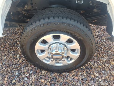 Used 2024 Ford F250 XLT AWD/4WD image 8