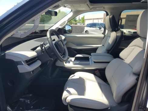 New 2026 Lincoln Navigator L Reserve w/ Jet Appearance Package AWD/4WD image 12