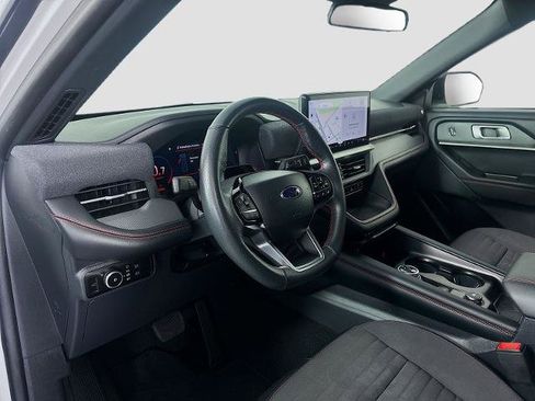 Certified 2025 Ford Explorer ST-Line w/ ST-Line Street Pack AWD/4WD image 9