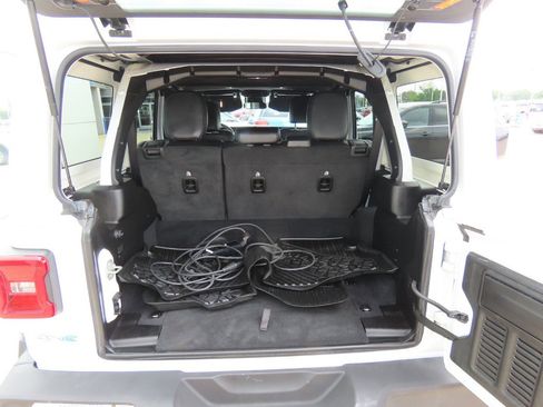 Used 2024 Jeep Wrangler Sahara w/ Safety Group image 14