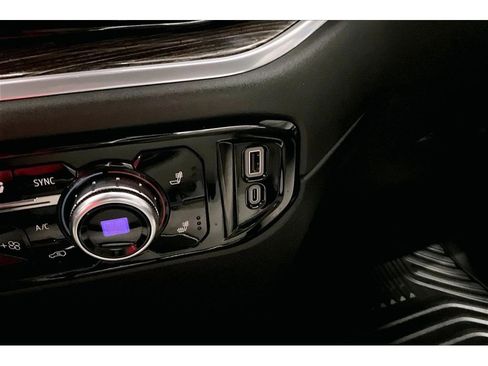 Used 2025 GMC Sierra 2500 SLE w/ SLE Convenience Package image 34