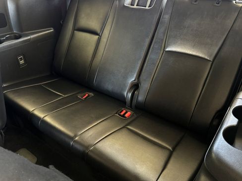 Used 2023 Toyota Highlander XLE w/ Protection Package #3 (TMS) FWD image 15