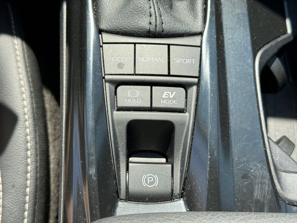 Used 2026 Toyota Camry SE FWD image 46