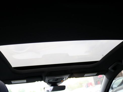 Used 2024 Volkswagen Golf R image 31