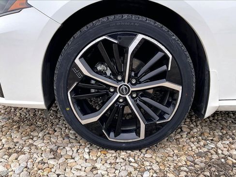 Used 2023 Nissan Altima 2.5 SR image 22