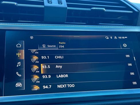 Used 2025 Audi Q3 2.0T Premium w/ Convenience Package image 18