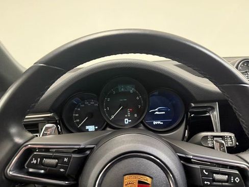 Certified 2023 Porsche Macan Turbo image 13