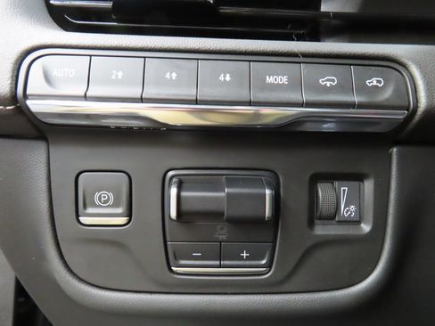 Used 2023 Cadillac Escalade ESV Sport image 67