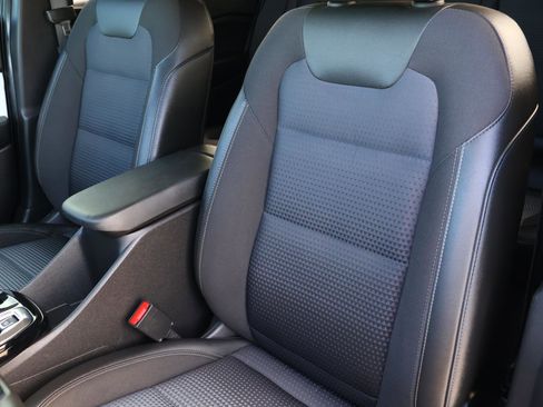 Used 2025 Chevrolet Trax LT w/ Driver Confidence Package image 12