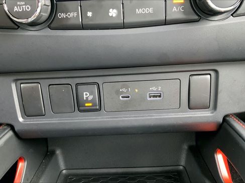 Used 2024 Nissan Frontier PRO-4X w/ Technology Package AWD/4WD image 36