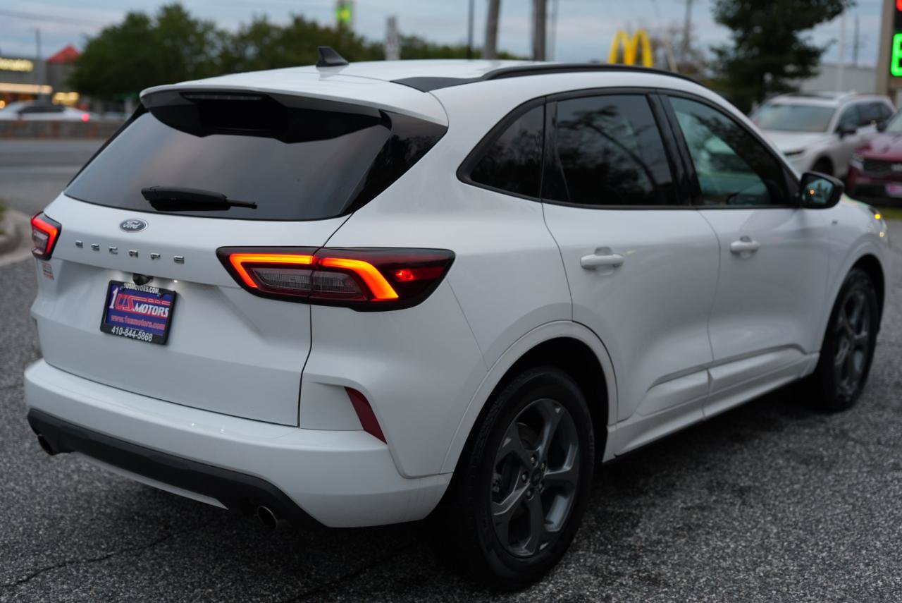 Used 2023 Ford Escape ST-Line FWD image 5