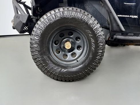 Used 2018 Jeep Wrangler Sport AWD/4WD image 31