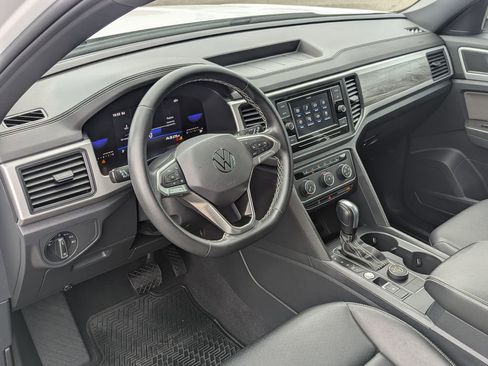 Certified 2023 Volkswagen Atlas Cross Sport SE image 12