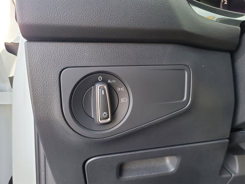 Used 2022 Volkswagen Tiguan SE R-Line image 35