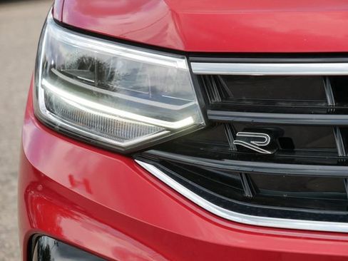 Certified 2024 Volkswagen Tiguan SE R-Line AWD/4WD image 10