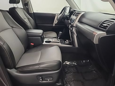 Used 2020 Toyota 4Runner SR5 Premium AWD/4WD image 14