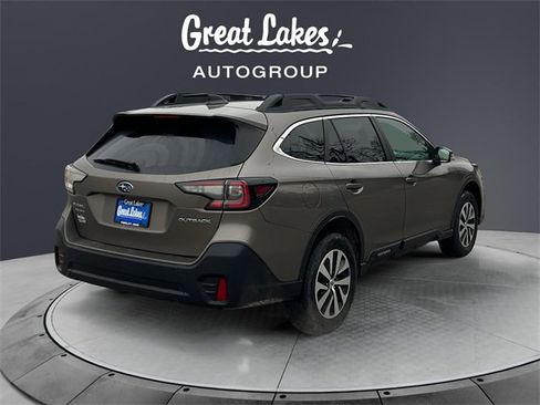 Used 2021 Subaru Outback Premium image 5