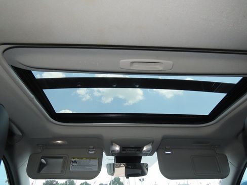 Used 2022 Toyota RAV4 XLE Premium FWD image 21