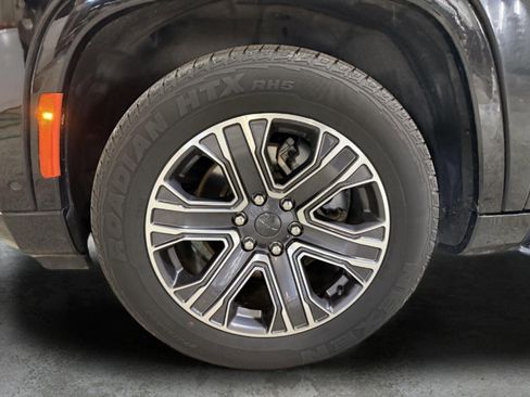 Used 2024 Jeep Wagoneer Series II w/ Flexible Seating Group image 33