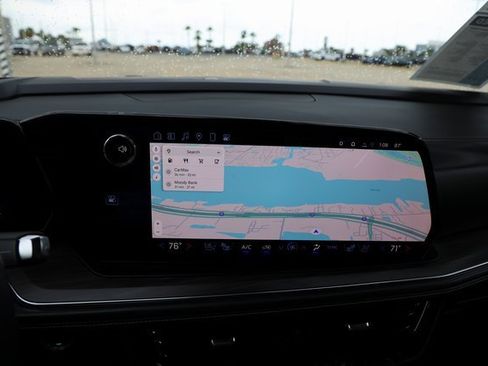 Certified 2025 Chevrolet Suburban Premier image 17