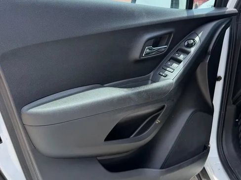Used 2015 Chevrolet Trax LT w/ LT Plus Package AWD/4WD image 11