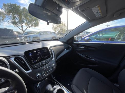 Used 2023 Chevrolet Malibu LT image 36