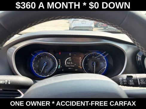 Used 2023 Chrysler Pacifica Touring-L FWD image 17