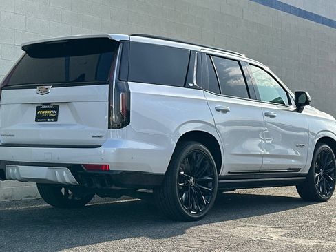 Certified 2023 Cadillac Escalade V AWD/4WD image 4