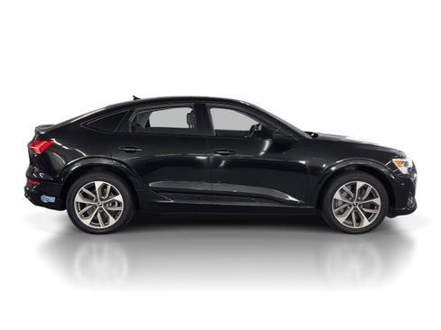 Used 2021 Audi e-tron Premium w/ Black Optic Package image 8