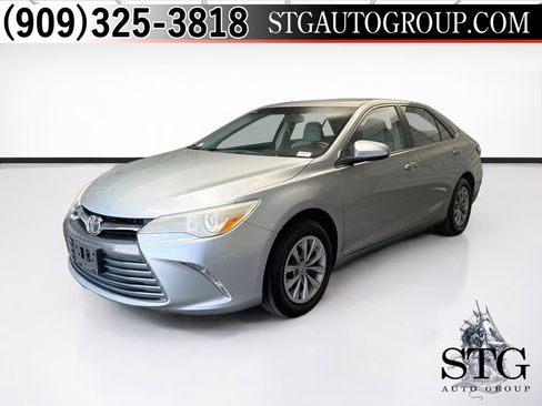 Used 2016 Toyota Camry LE FWD image 1