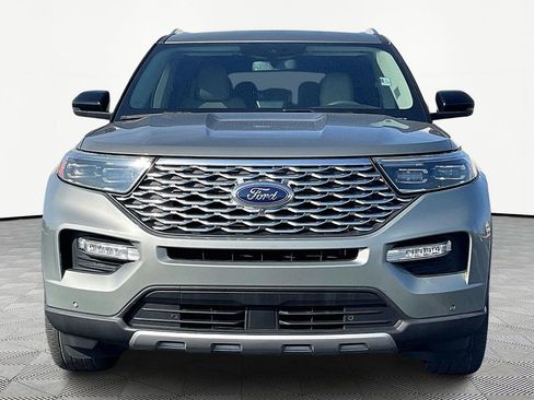Used 2020 Ford Explorer Platinum w/ Premium Technology Package image 3