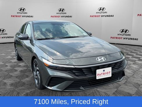 Used 2025 Hyundai Elantra Sport FWD image 1