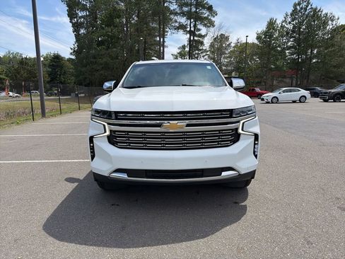 Used 2023 Chevrolet Suburban Premier AWD/4WD image 3