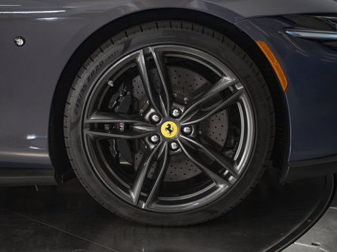 Used 2025 Ferrari Roma Spider RWD image 17