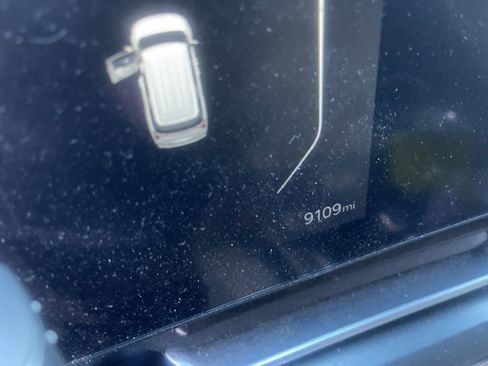 Used 2025 Kia Carnival SX image 6