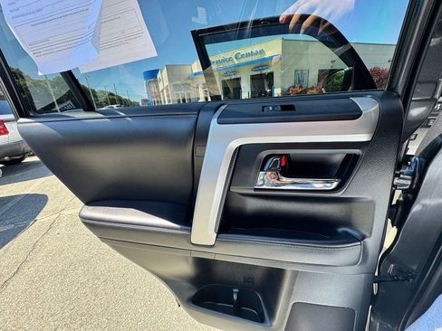 Used 2022 Toyota 4Runner SR5 Premium w/ Moonroof Package AWD/4WD image 24