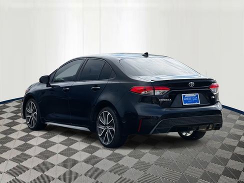 Used 2020 Toyota Corolla SE w/ SE Premium Package FWD image 4