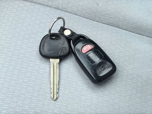 Used 2008 Hyundai Elantra GLS FWD image 30
