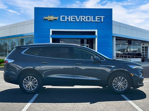 Certified 2023 Buick Enclave Essence w/ Trailering Package, 5000 lbs. FWD image 5