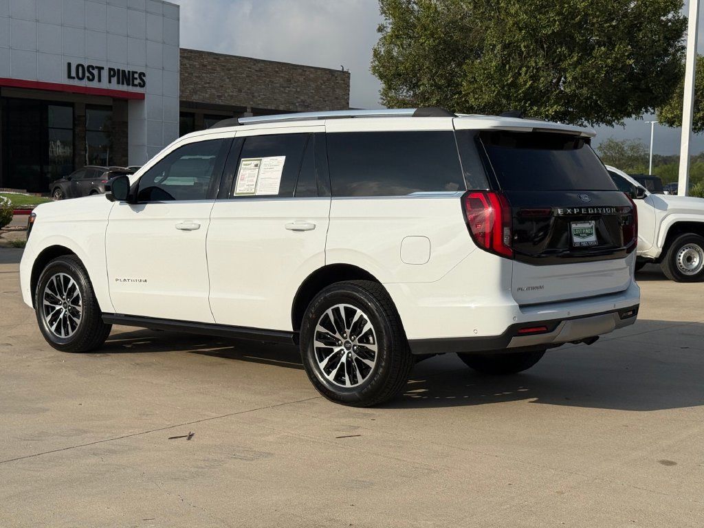 Used 2025 Ford Expedition Platinum AWD/4WD image 3