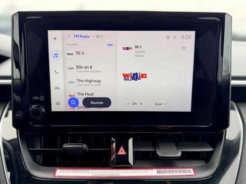 Used 2023 Toyota Corolla Cross LE image 14