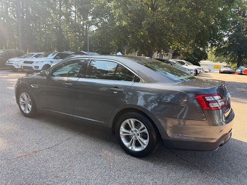 Used 2015 Ford Taurus SEL w/ Equipment Group 201A FWD image 8