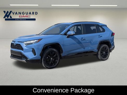 Used 2022 Toyota RAV4 SE w/ Convenience Package AWD/4WD image 3