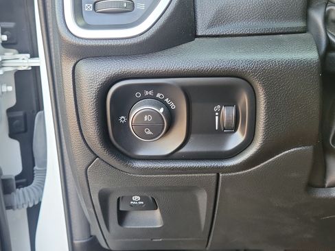 Used 2023 RAM 1500 Big Horn AWD/4WD image 20
