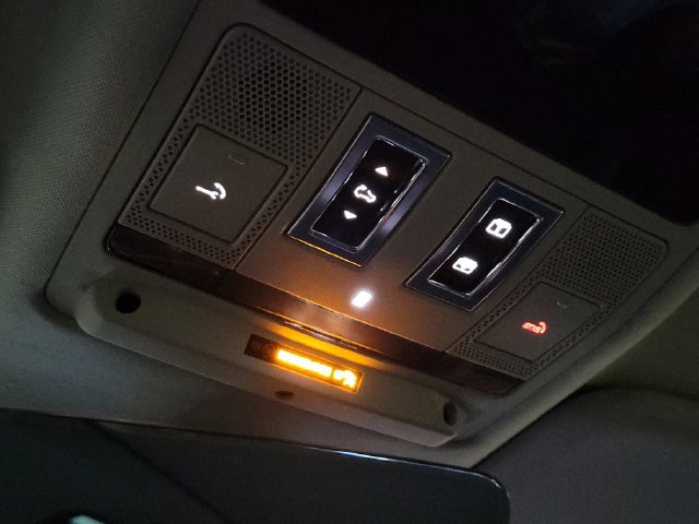 Used 2023 Land Rover Defender 90 S AWD/4WD image 30