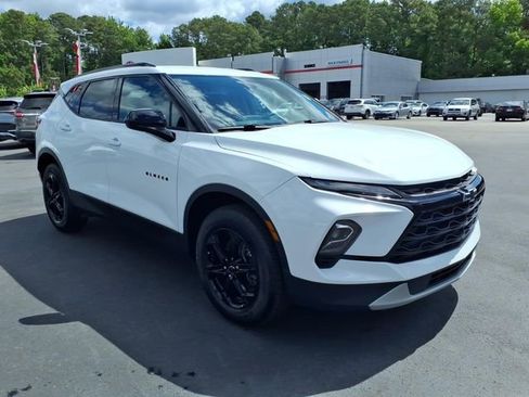 Used 2024 Chevrolet Blazer LT w/ Convenience Package FWD image 1